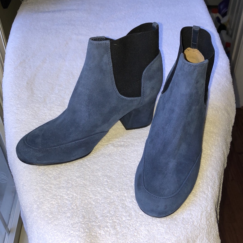 NEW! Naturalizer Navy Suede Boots